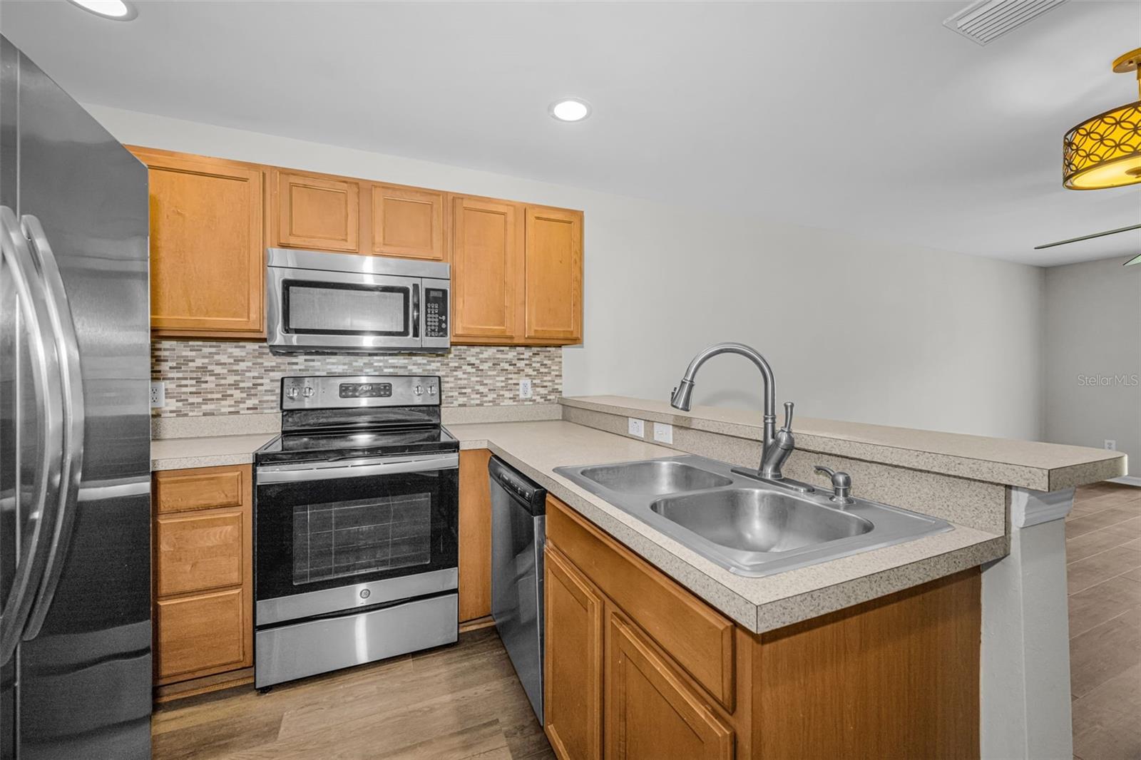 8013 SUTTON TERRACE LN — photo 7