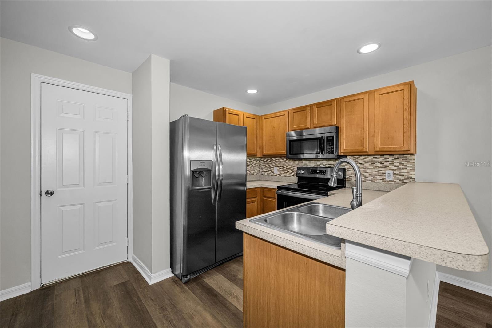 8013 SUTTON TERRACE LN — photo 9