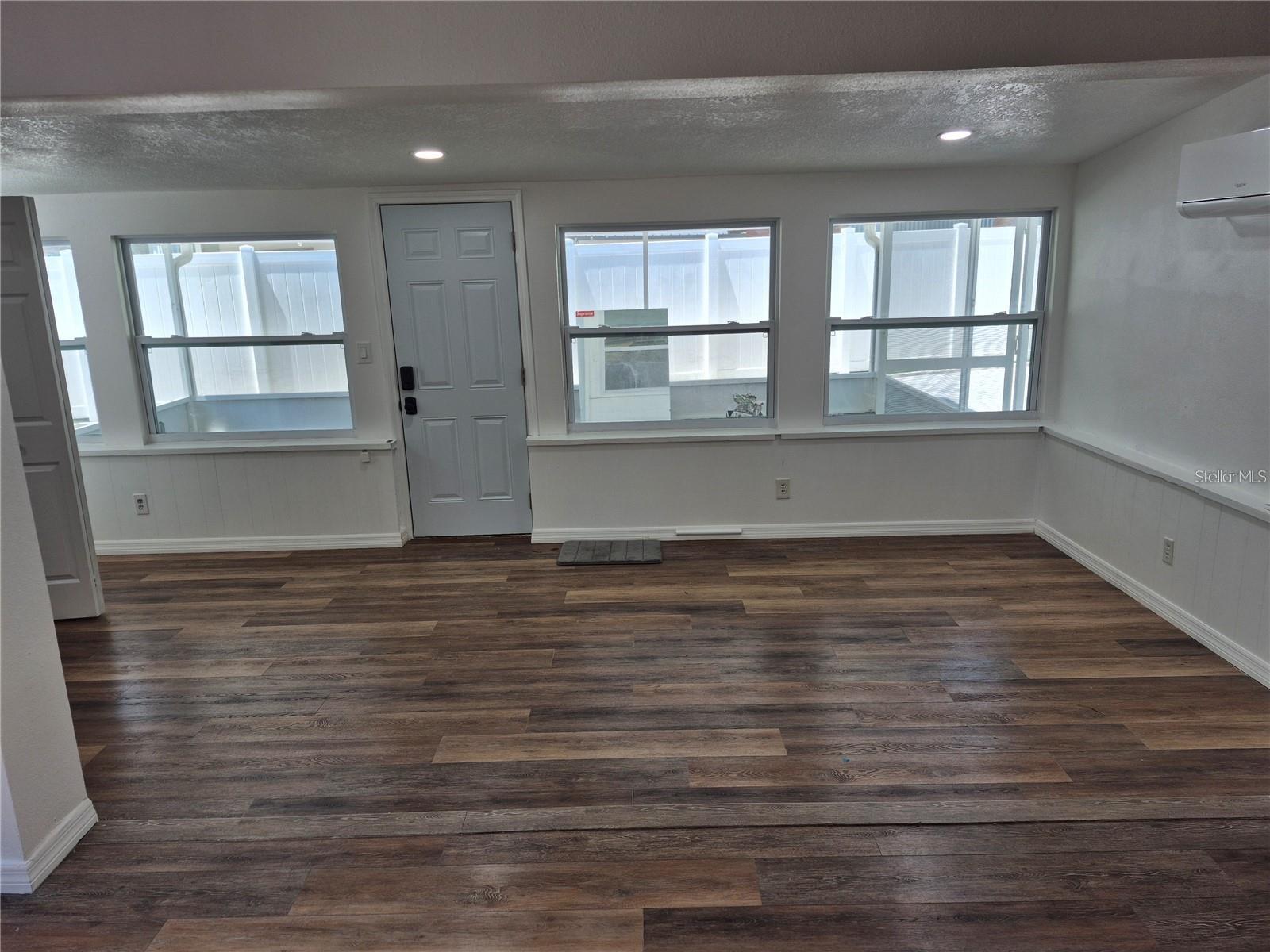 7709 W HANNA AVE — photo 6