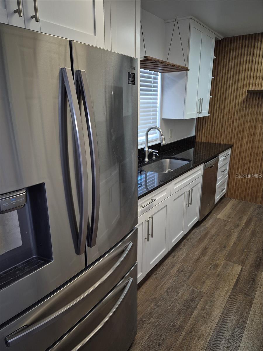7709 W HANNA AVE — photo 3