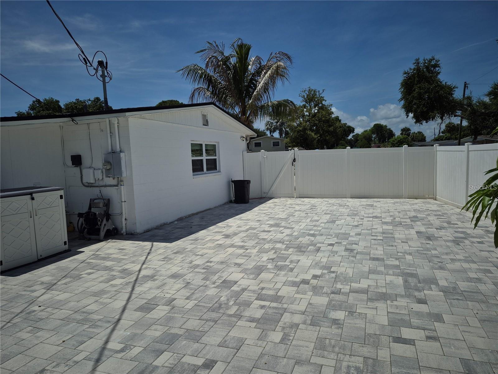 7709 W HANNA AVE — photo 23