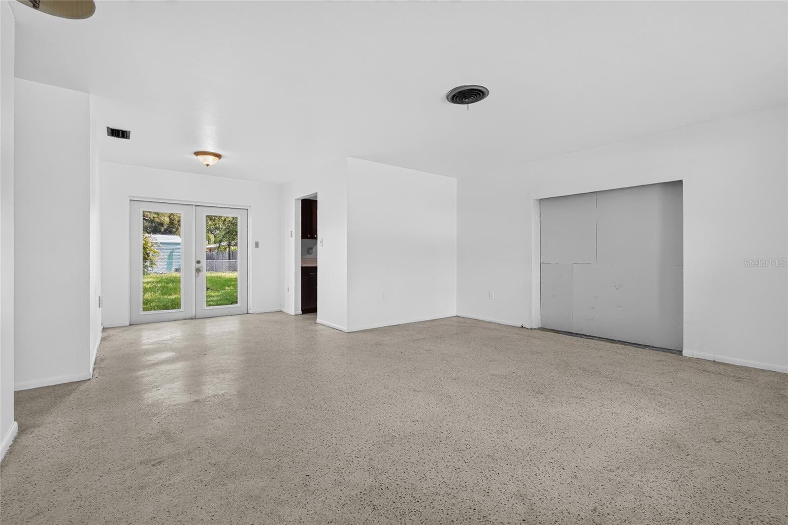 4923 BROOKMEADE DR — photo 2
