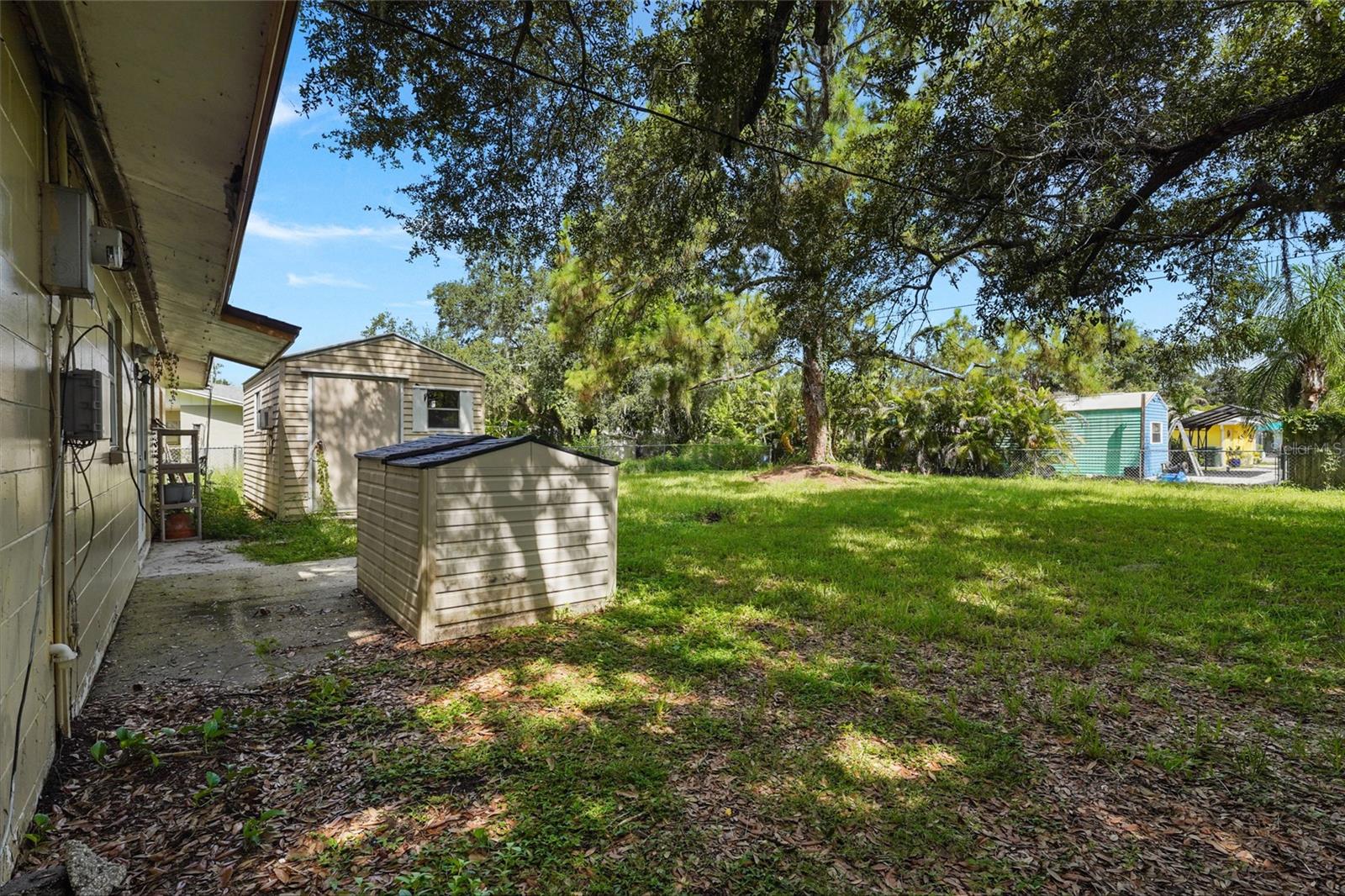 4923 BROOKMEADE DR — photo 23