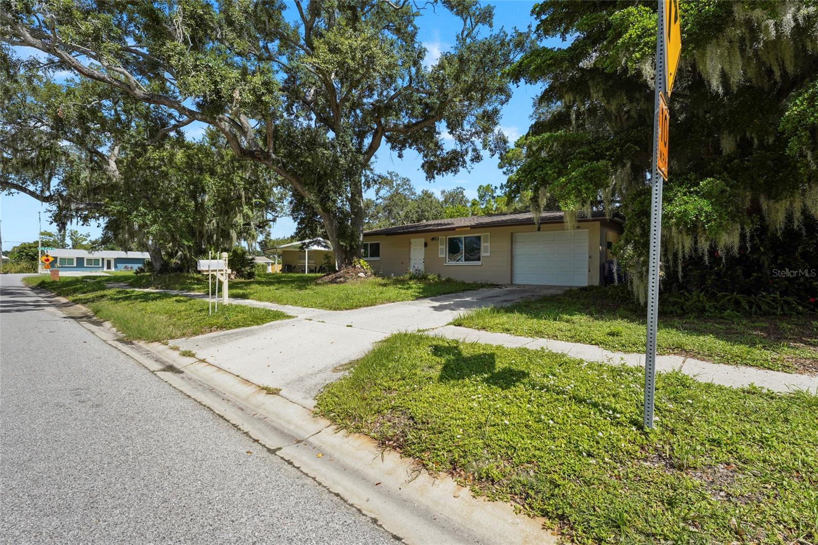 4923 BROOKMEADE DR — photo 26