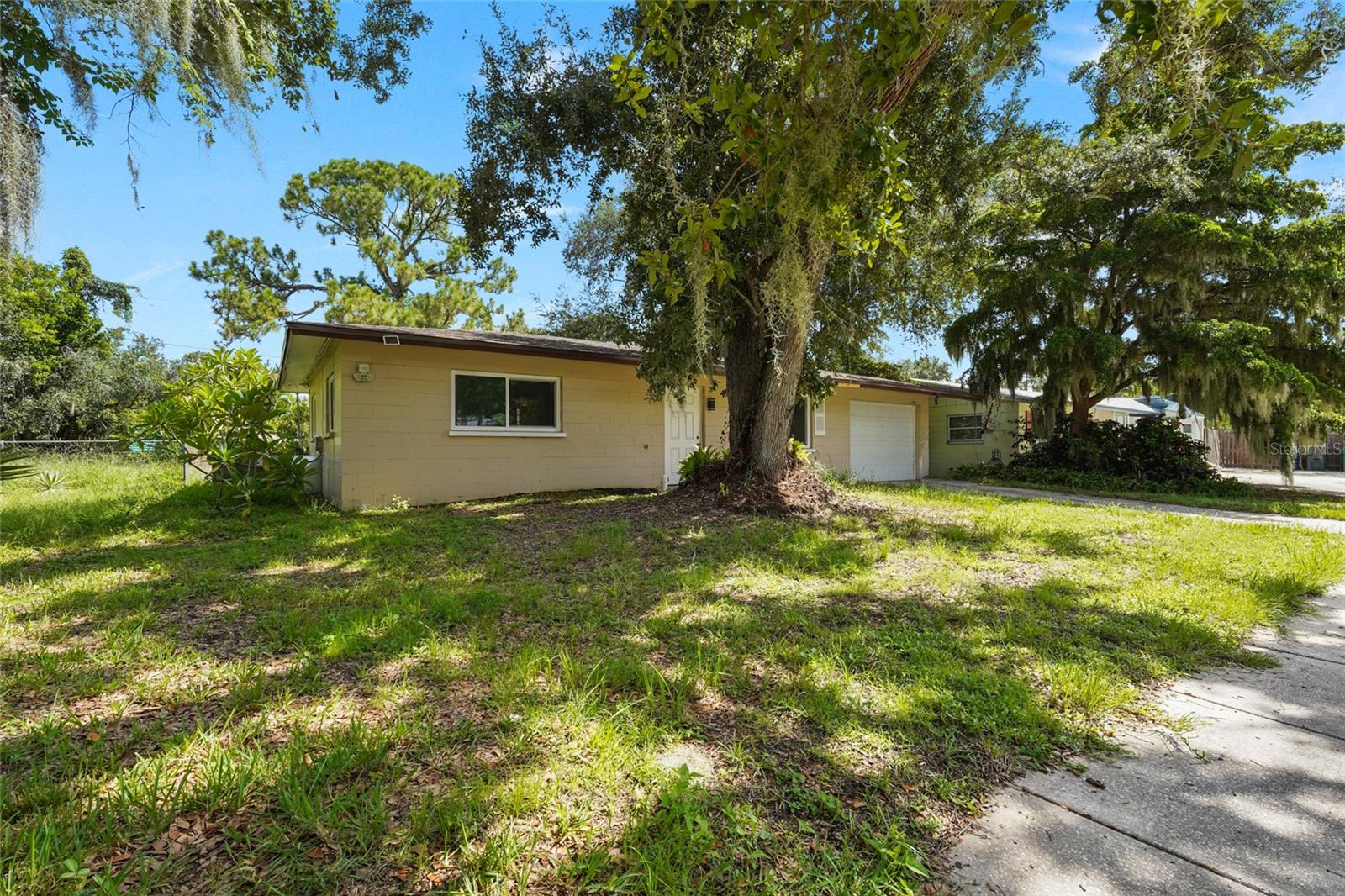 4923 BROOKMEADE DR — photo 25