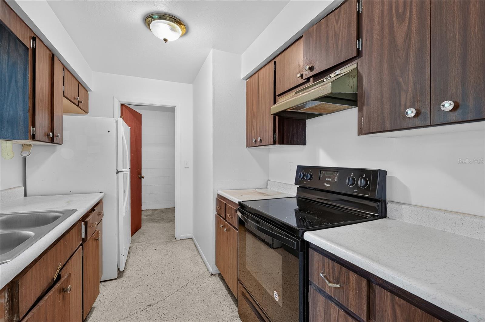 4923 BROOKMEADE DR — photo 13