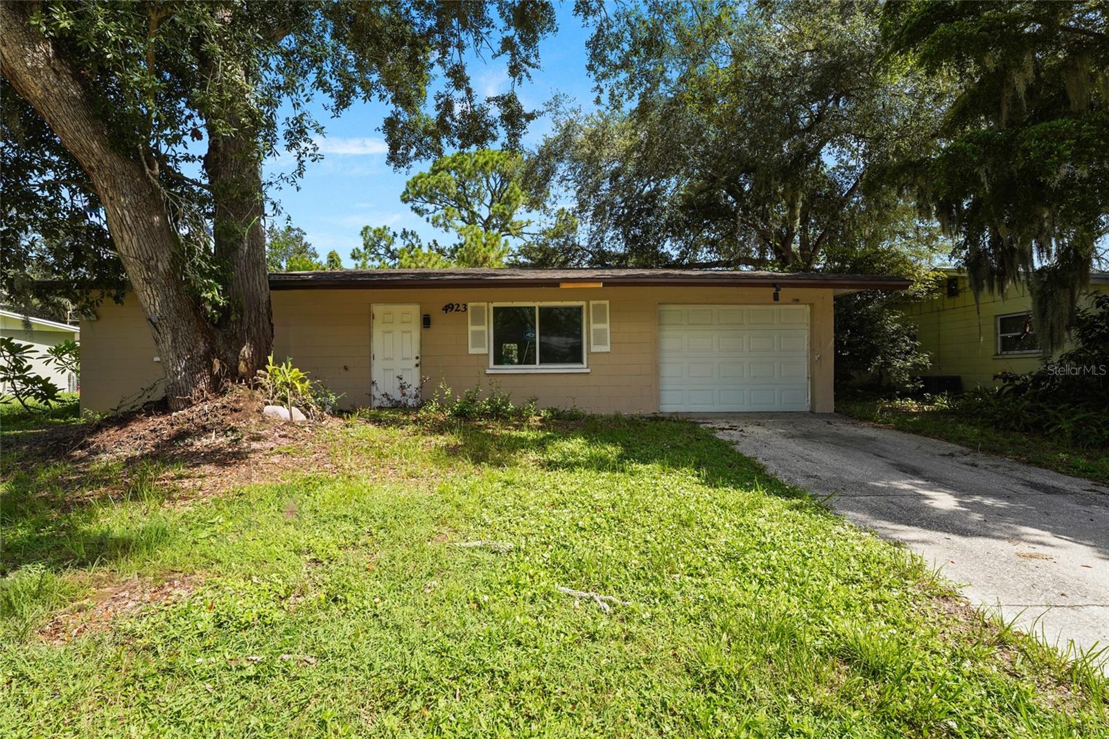 4923 BROOKMEADE DR — photo 5
