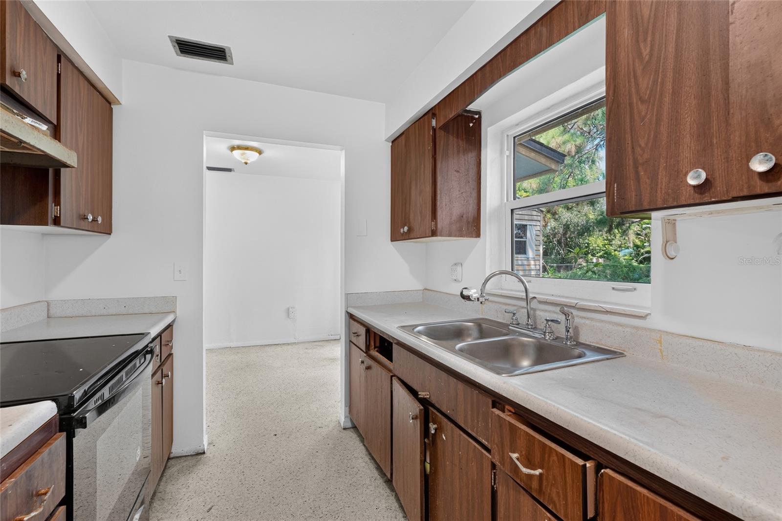 4923 BROOKMEADE DR — photo 11