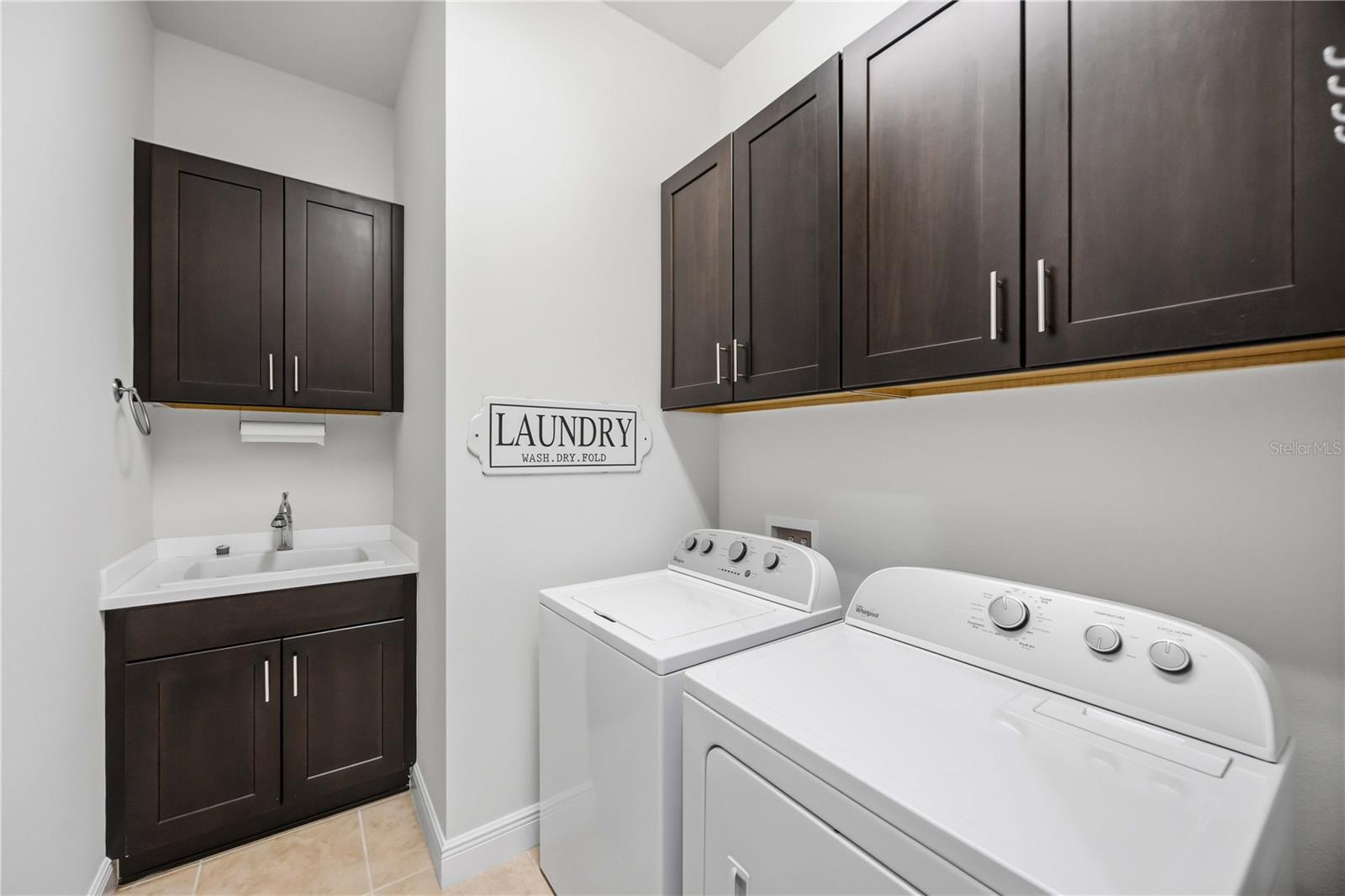 23781 WAVERLY CIR — photo 34