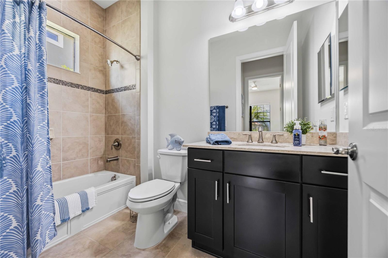 23781 WAVERLY CIR — photo 32