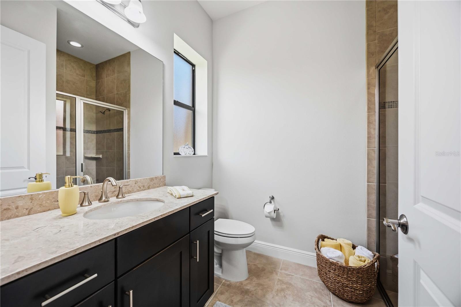 23781 WAVERLY CIR — photo 37