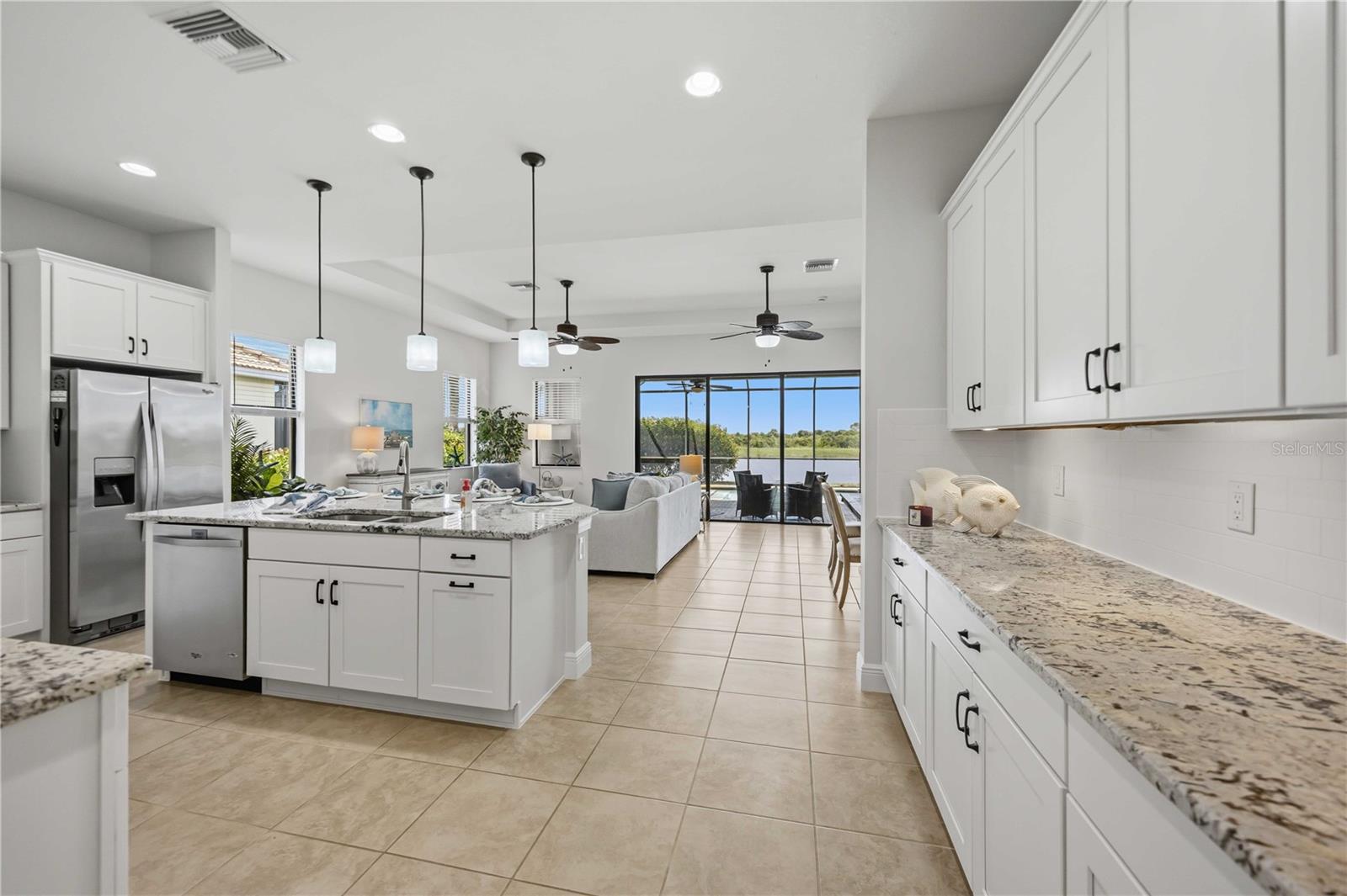 23781 WAVERLY CIR — photo 4