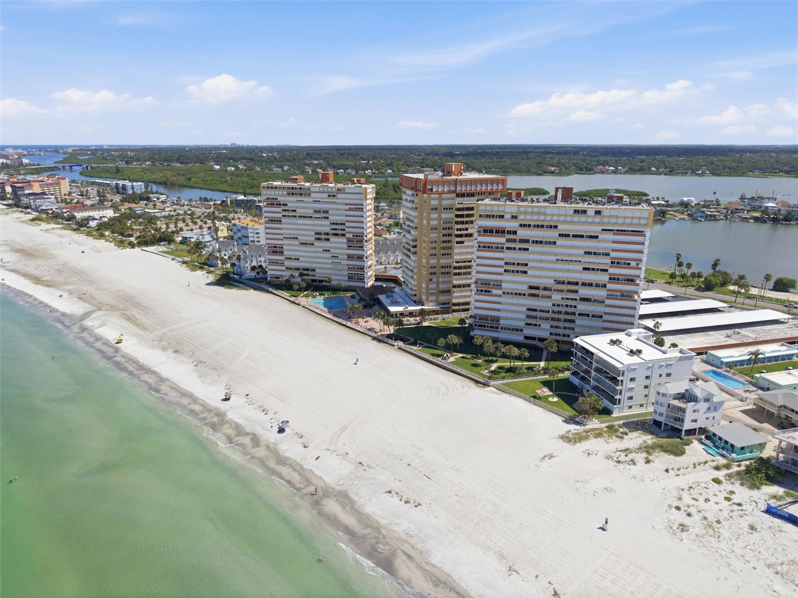 17920 GULF BLVD #1401 — photo 35