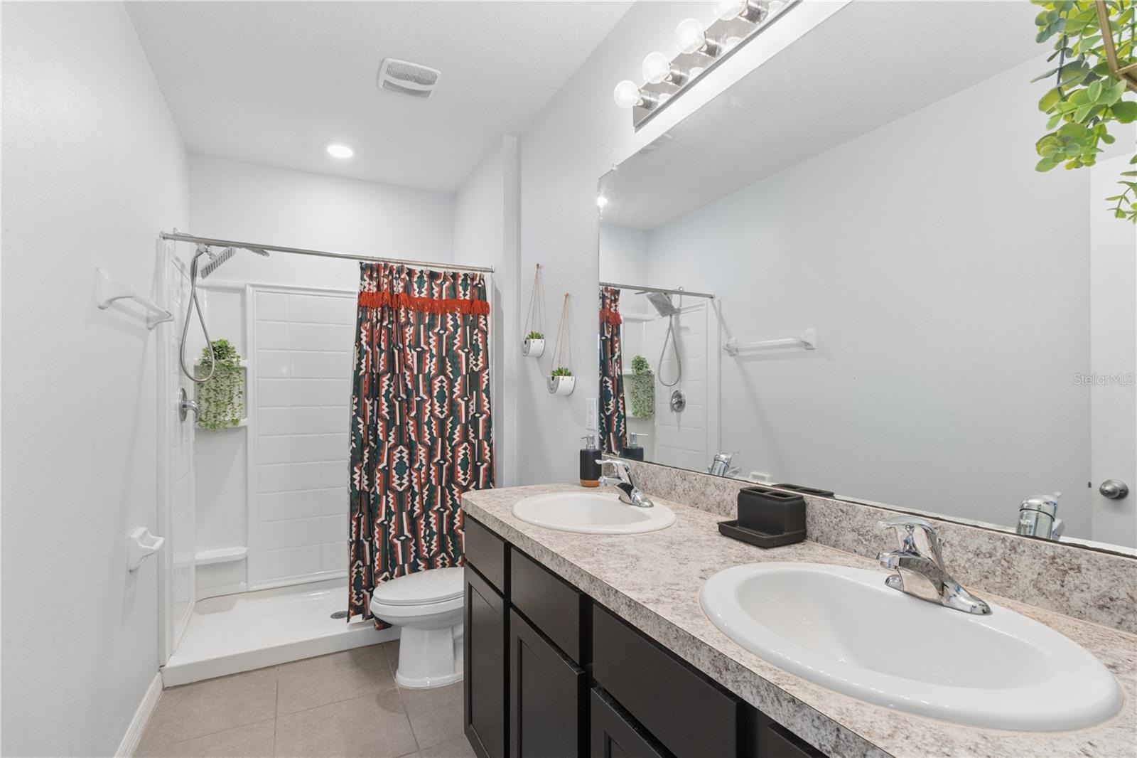 417 NEWMONT CIR — photo 32