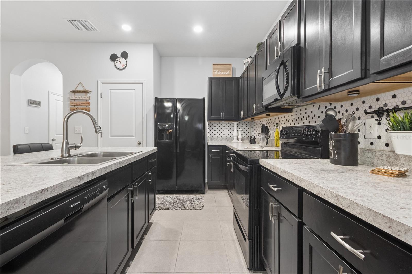 417 NEWMONT CIR — photo 10