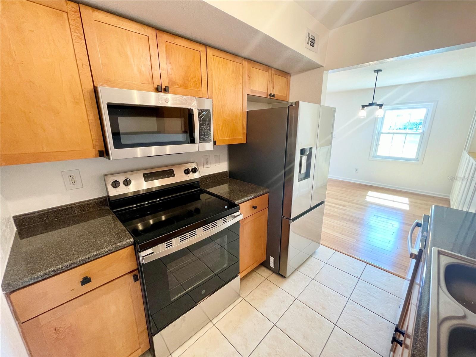118 POMPANO DR SE #B — photo 27