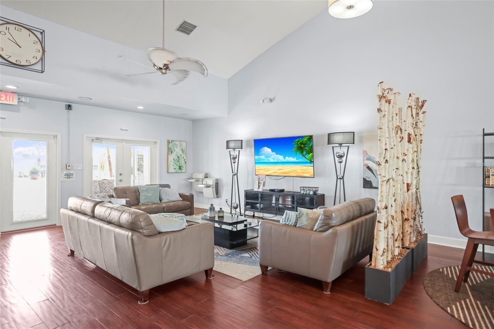 118 POMPANO DR SE #B — photo 44
