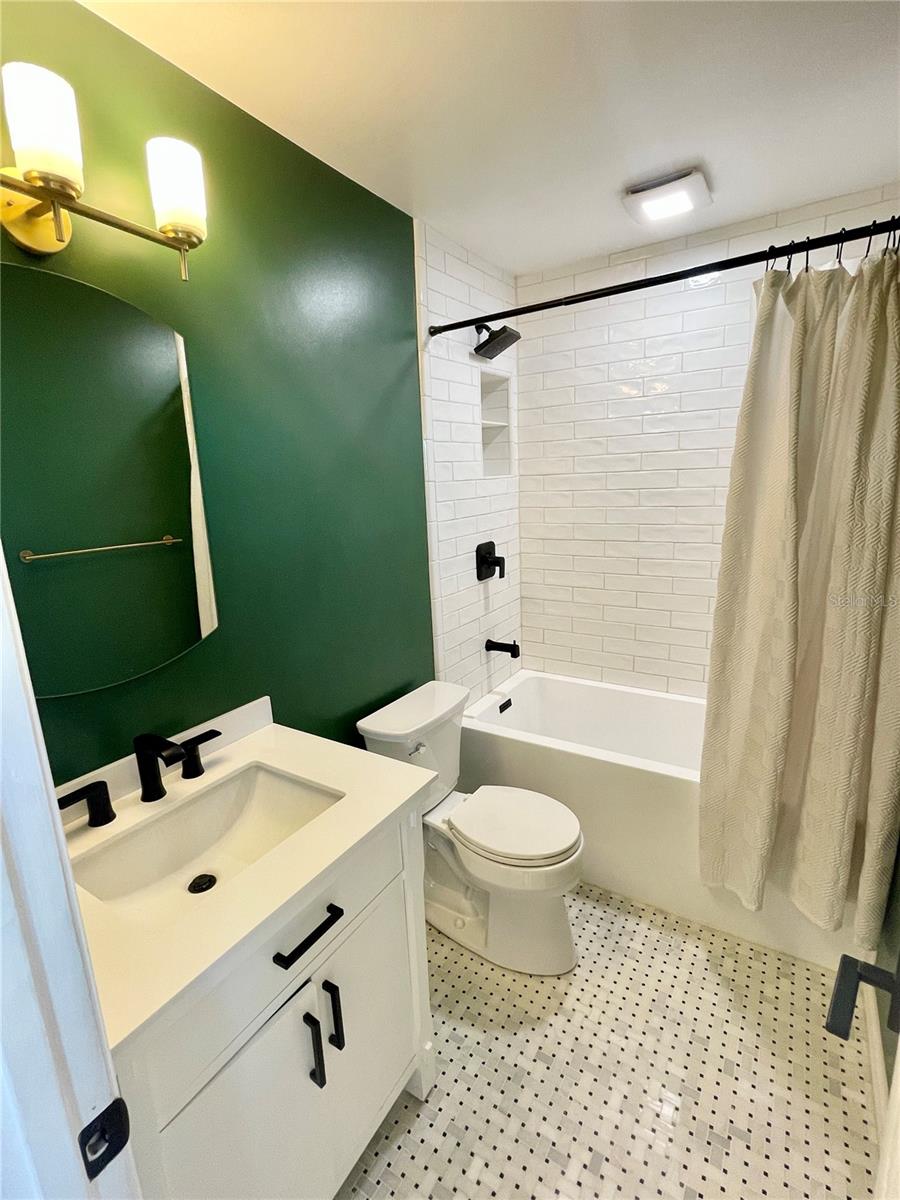118 POMPANO DR SE #B — photo 13