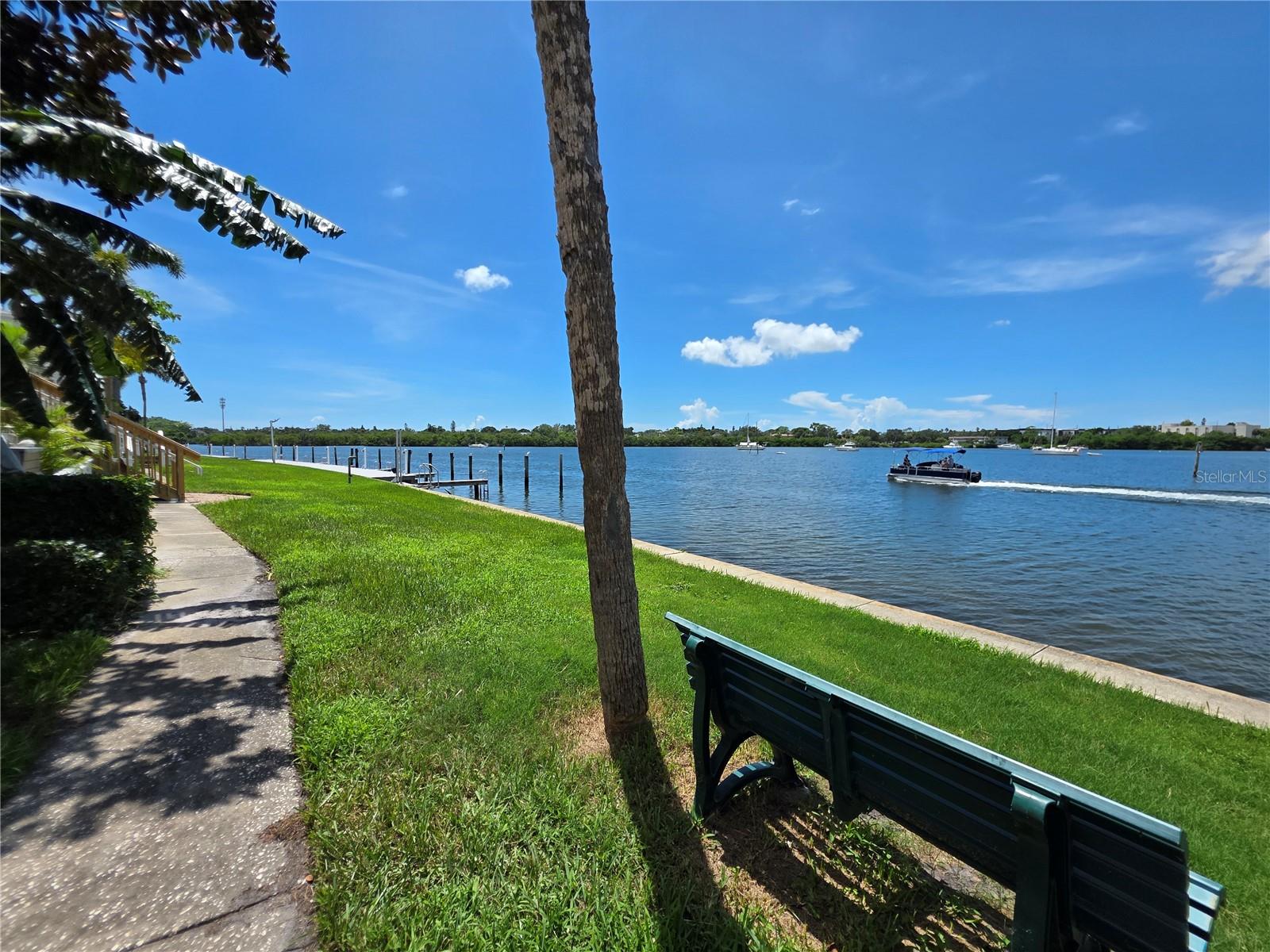 118 POMPANO DR SE #B — photo 33