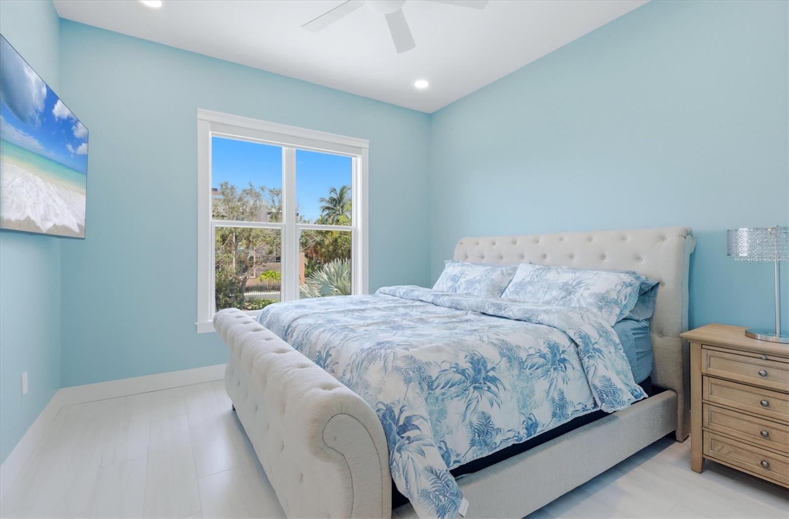 387 S SHORE DR — photo 43
