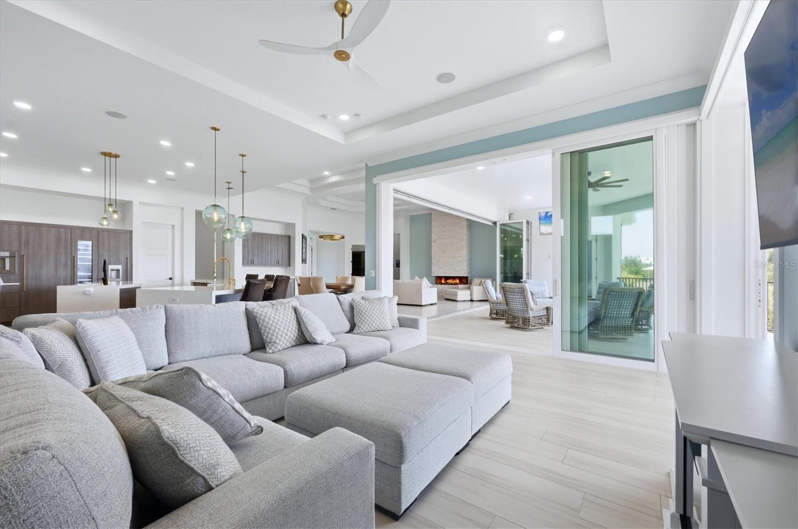 387 S SHORE DR — photo 17
