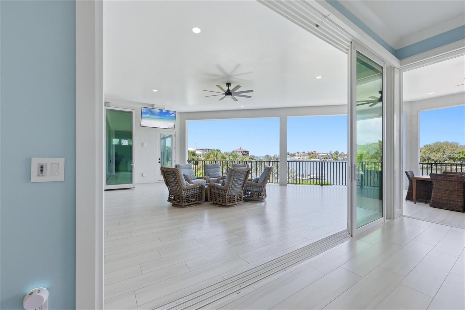 387 S SHORE DR — photo 24
