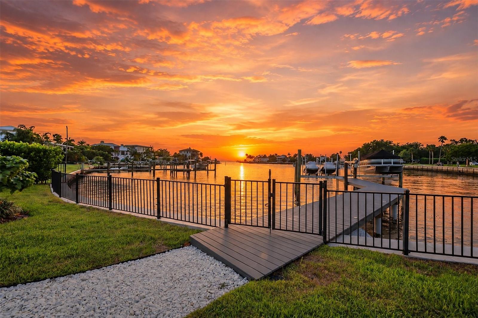 387 S SHORE DR — photo 90