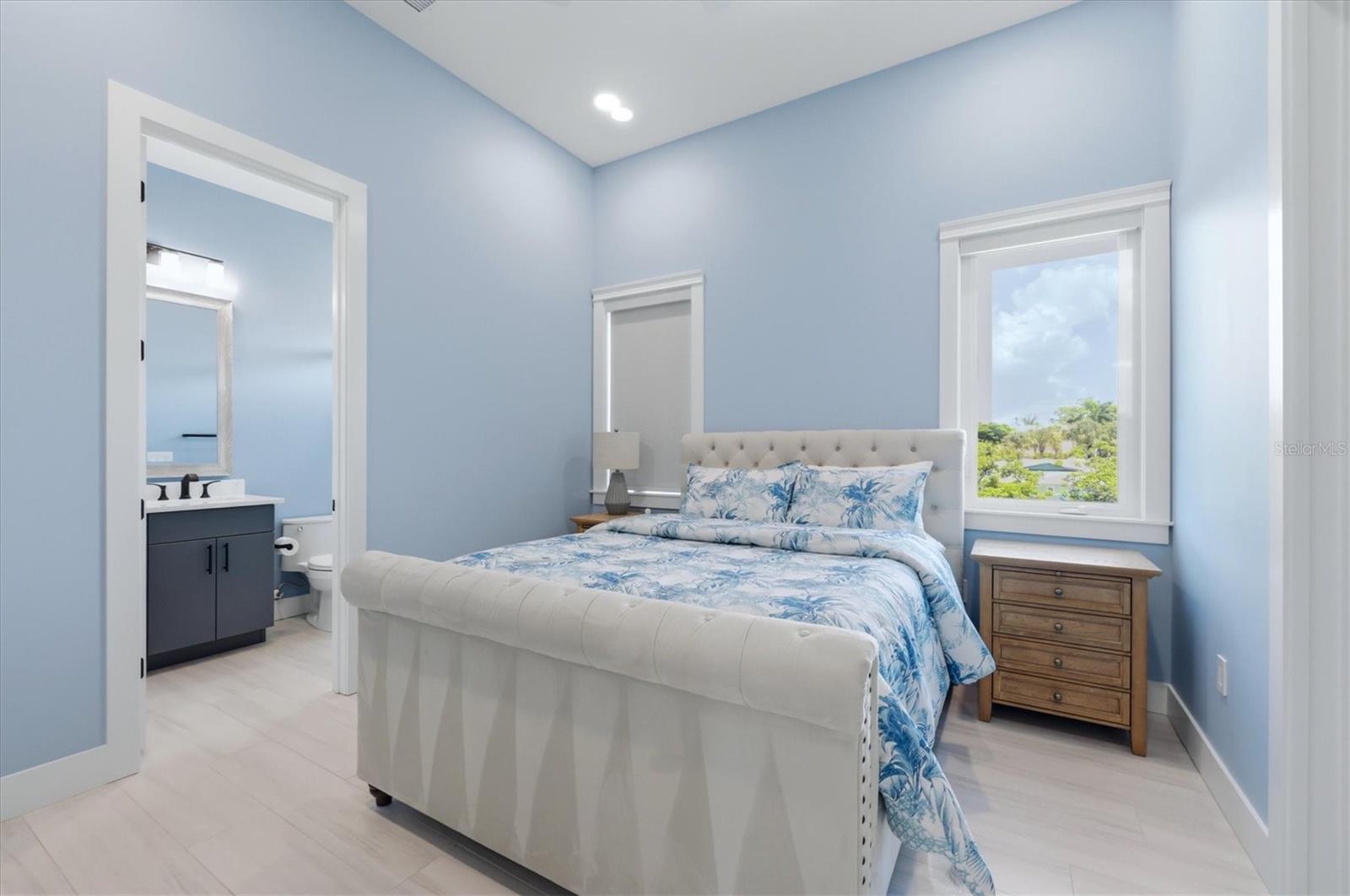 387 S SHORE DR — photo 41