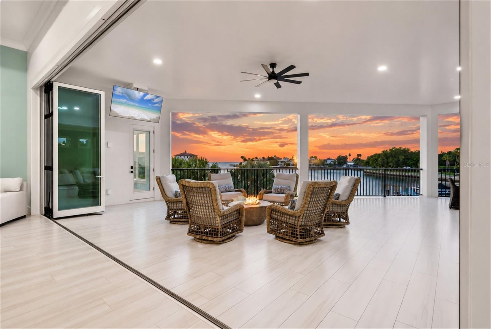 387 S SHORE DR — photo 28
