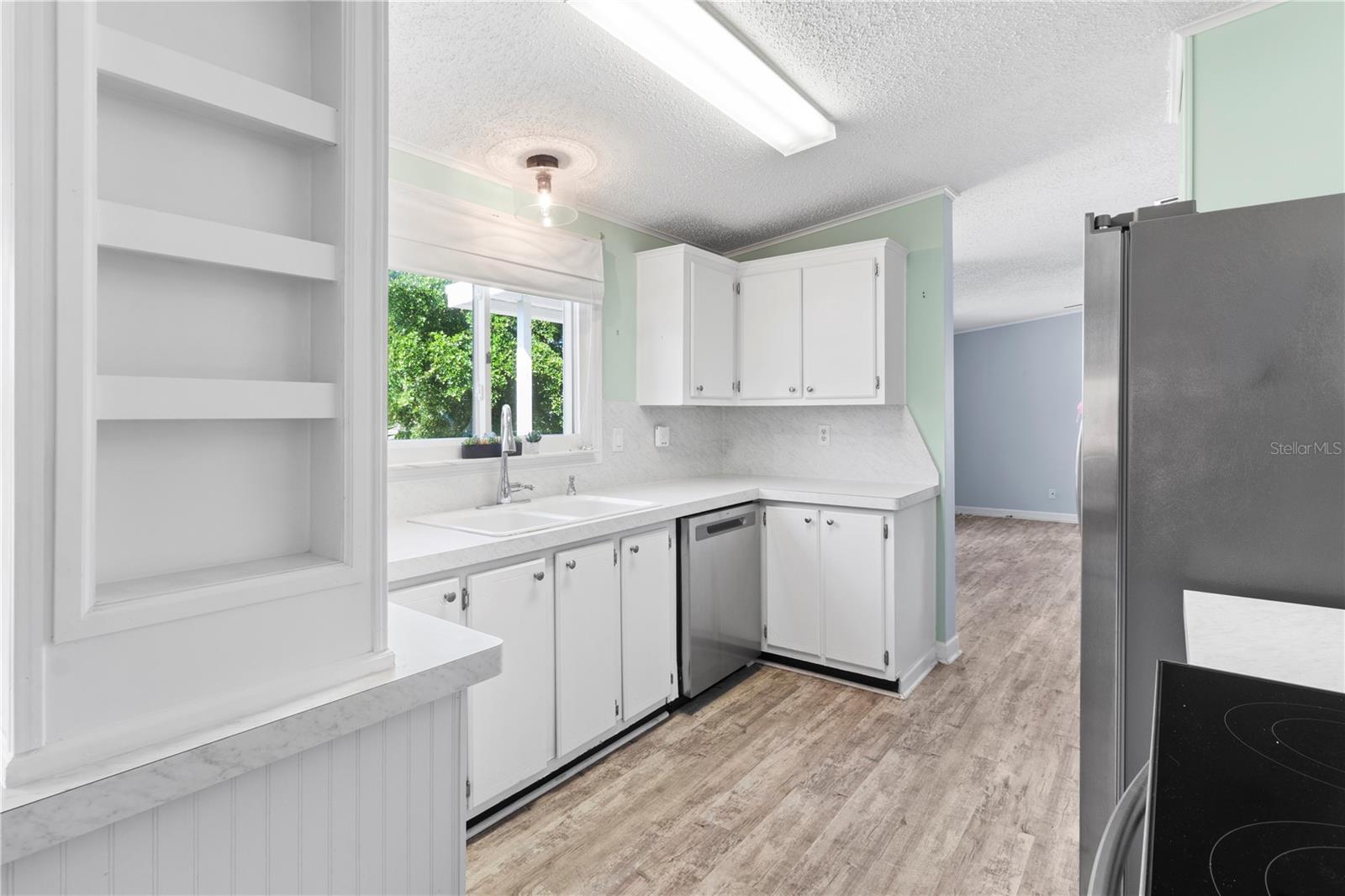 190 NIGHTINGALE CIR — photo 15