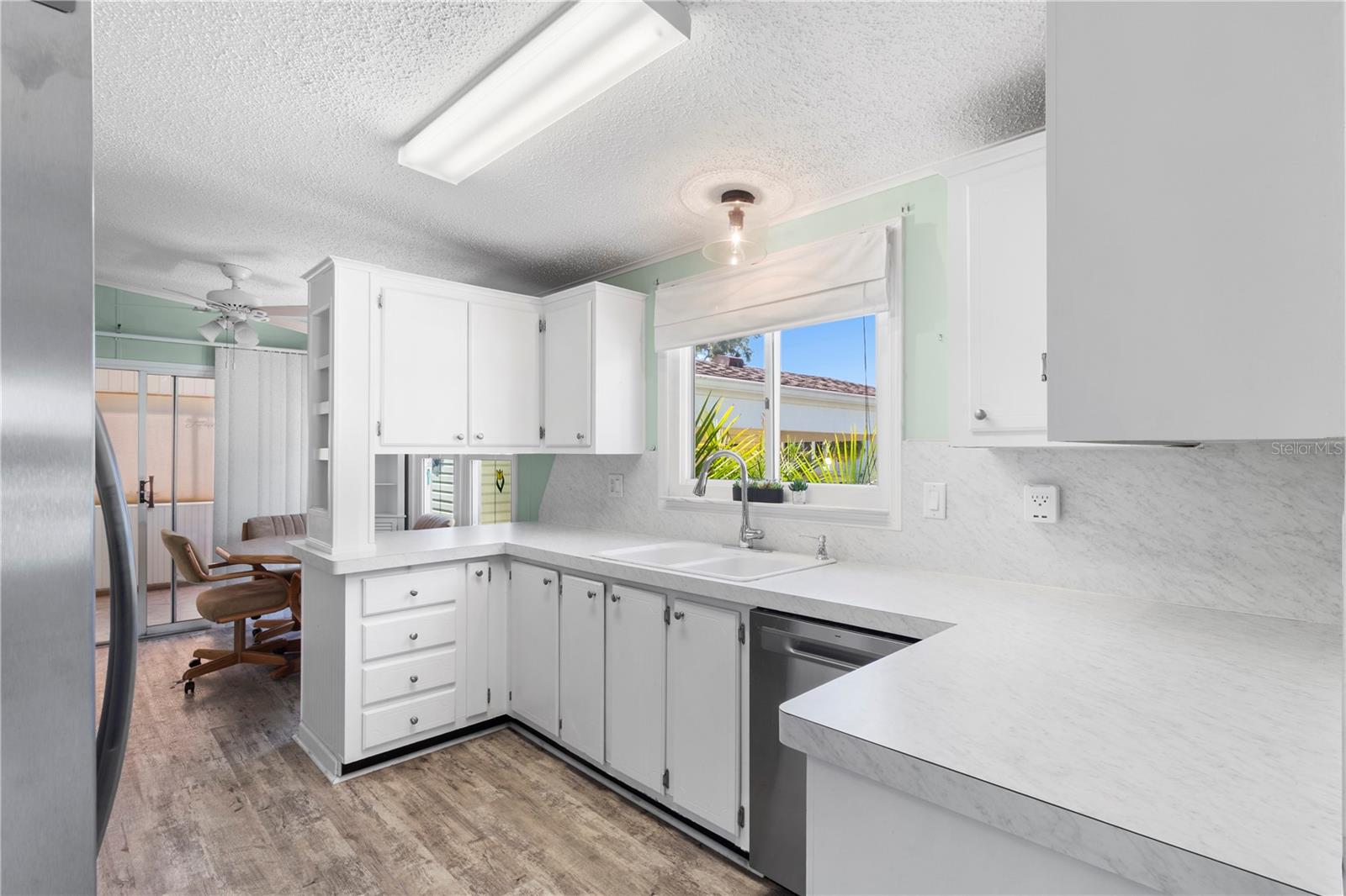 190 NIGHTINGALE CIR — photo 13