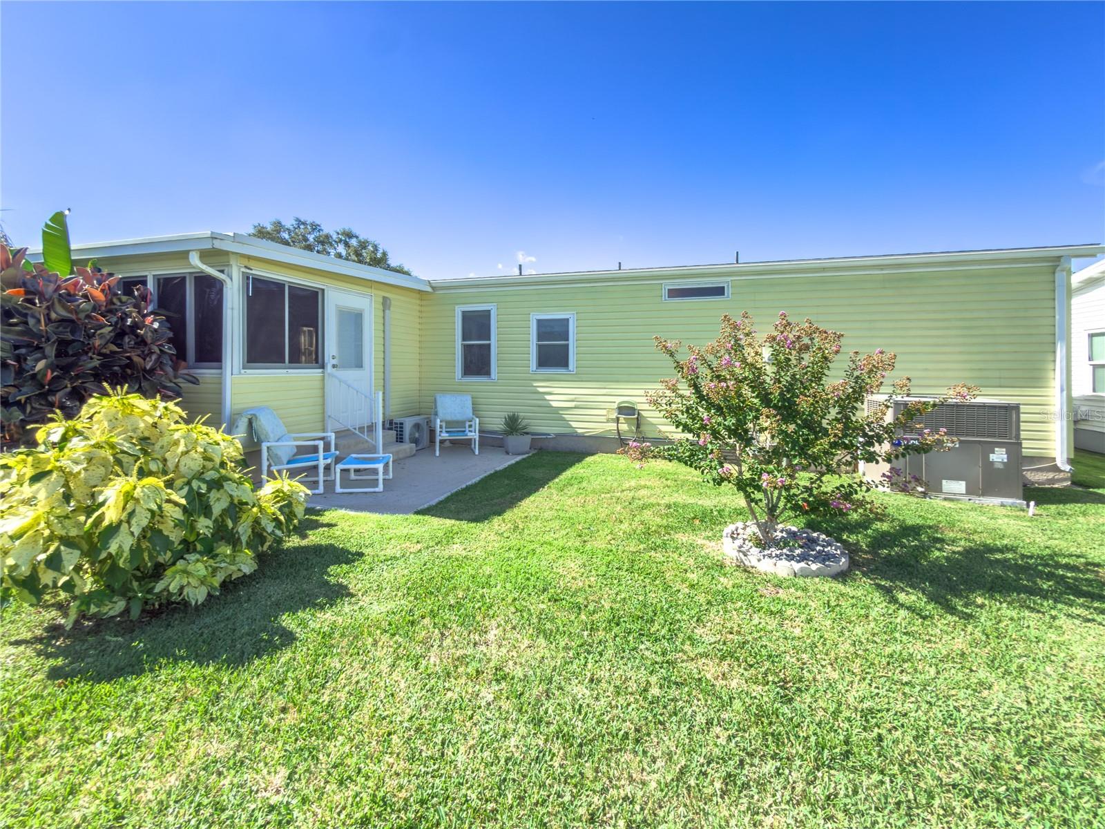 190 NIGHTINGALE CIR — photo 6