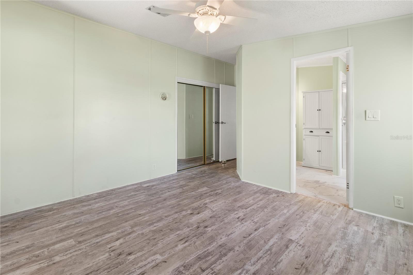 190 NIGHTINGALE CIR — photo 22
