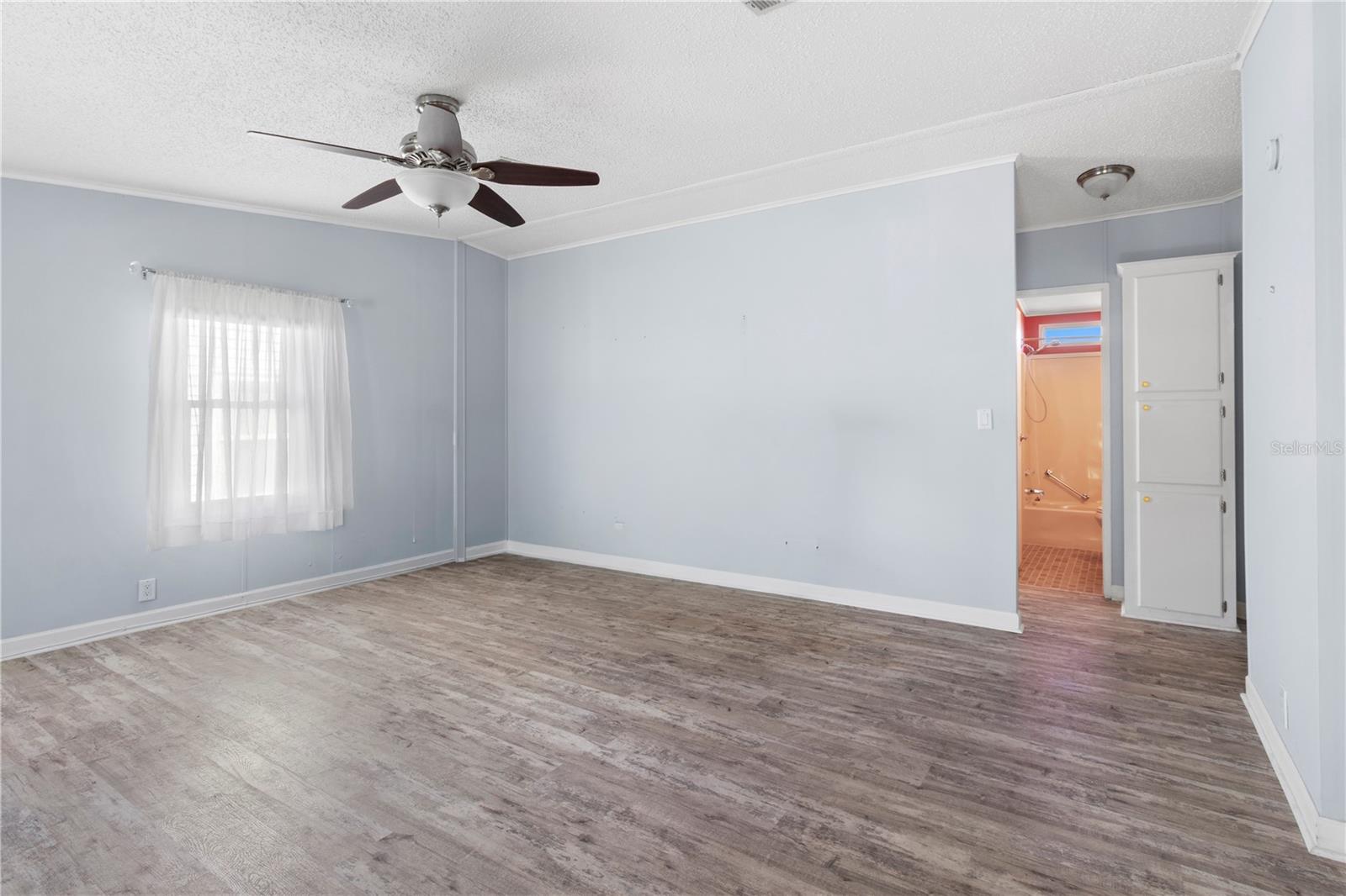 190 NIGHTINGALE CIR — photo 8