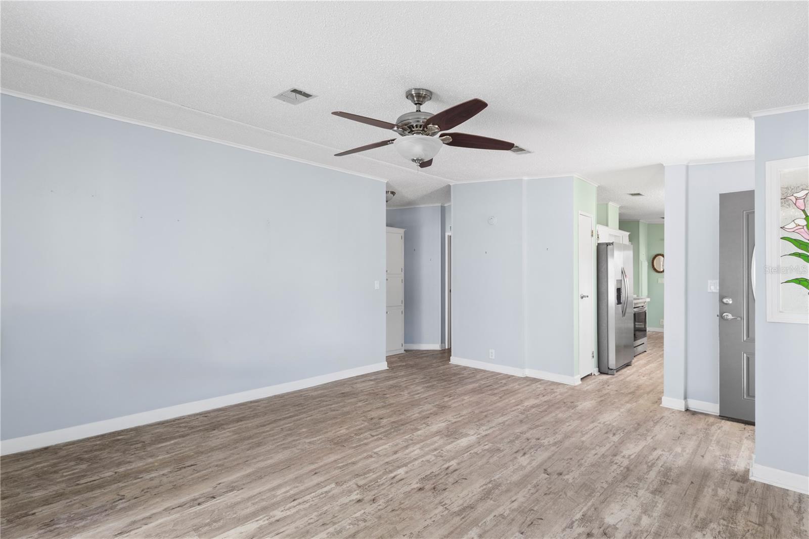 190 NIGHTINGALE CIR — photo 12