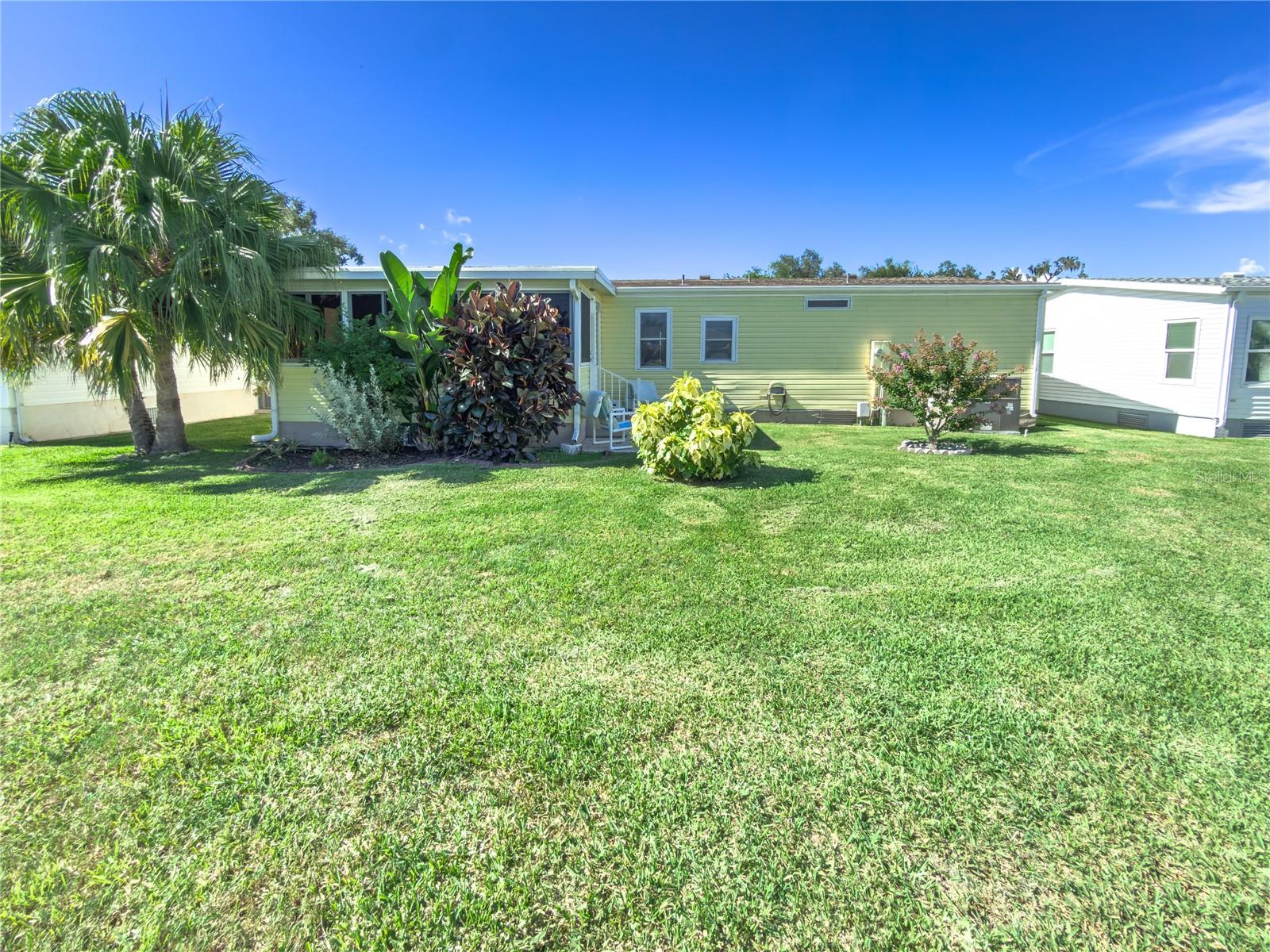 190 NIGHTINGALE CIR — photo 33