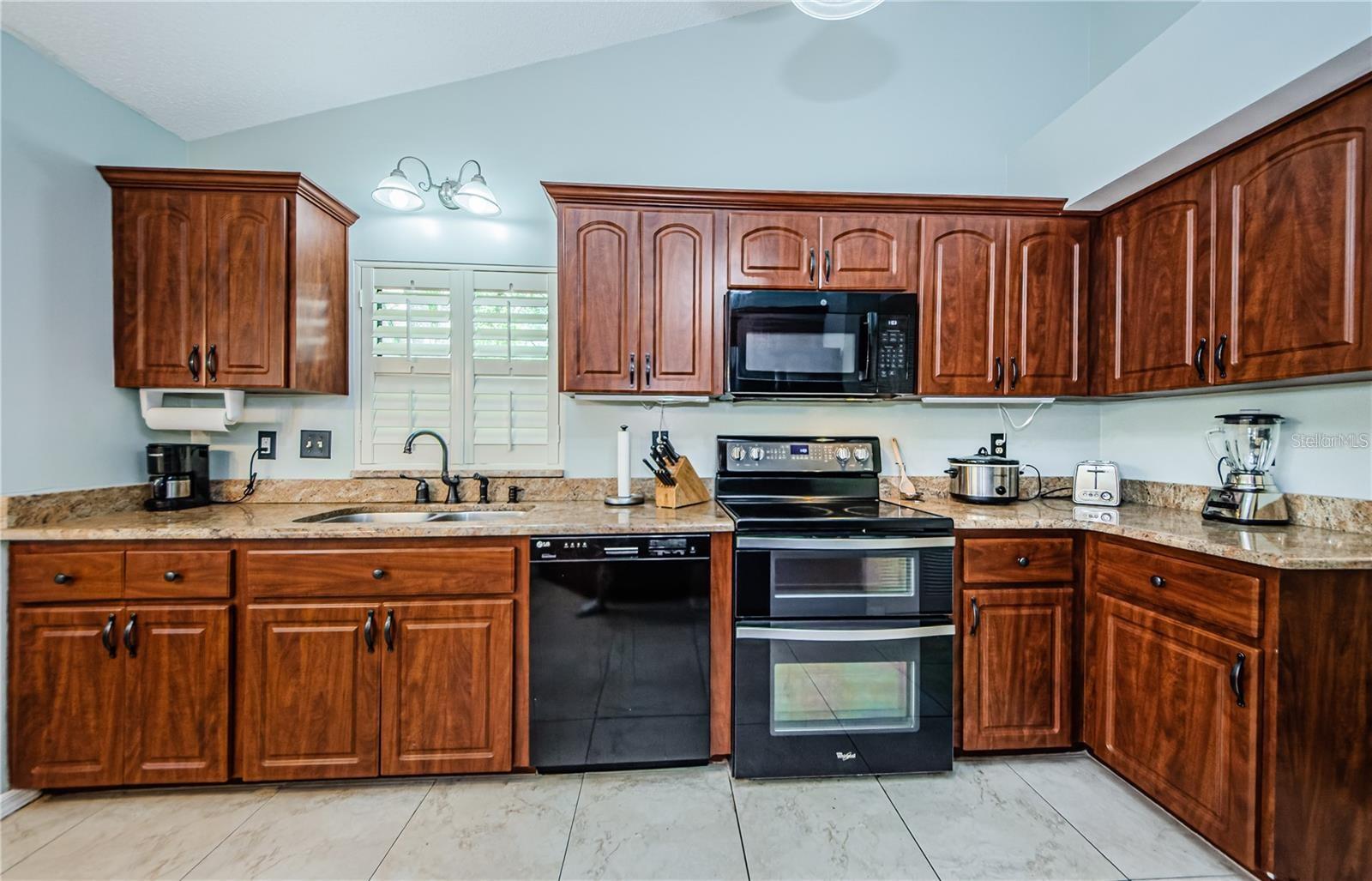 3647 MUIRFIELD CT — photo 9