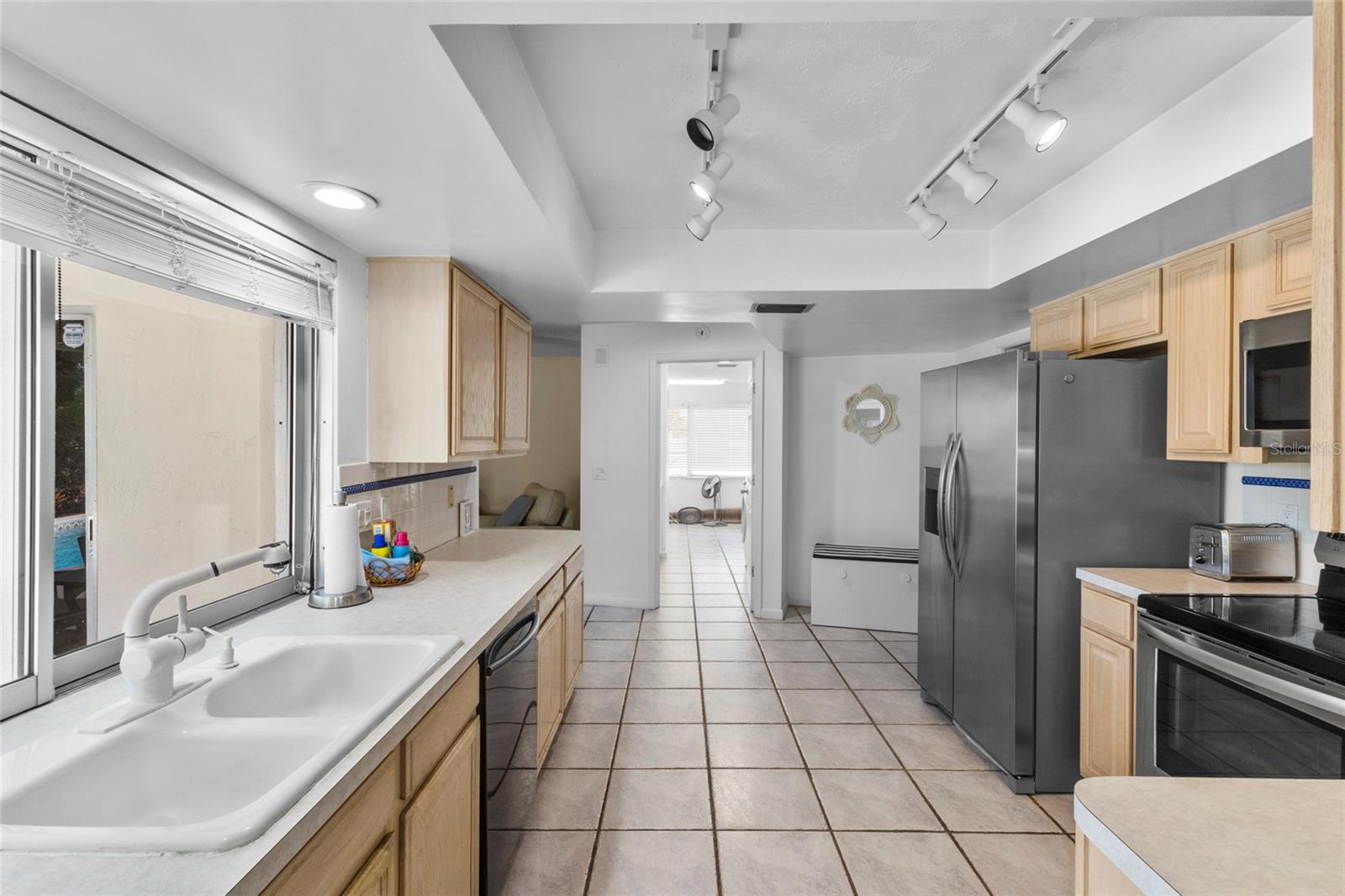 433 WHITFIELD AVE — photo 18