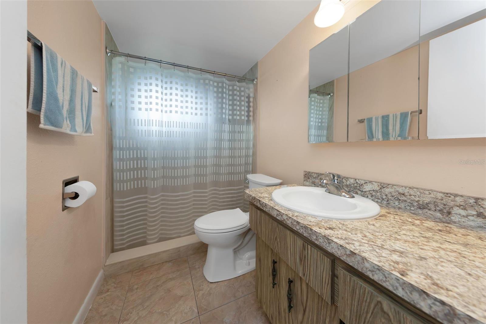 5355 FERNDALE PL N — photo 34