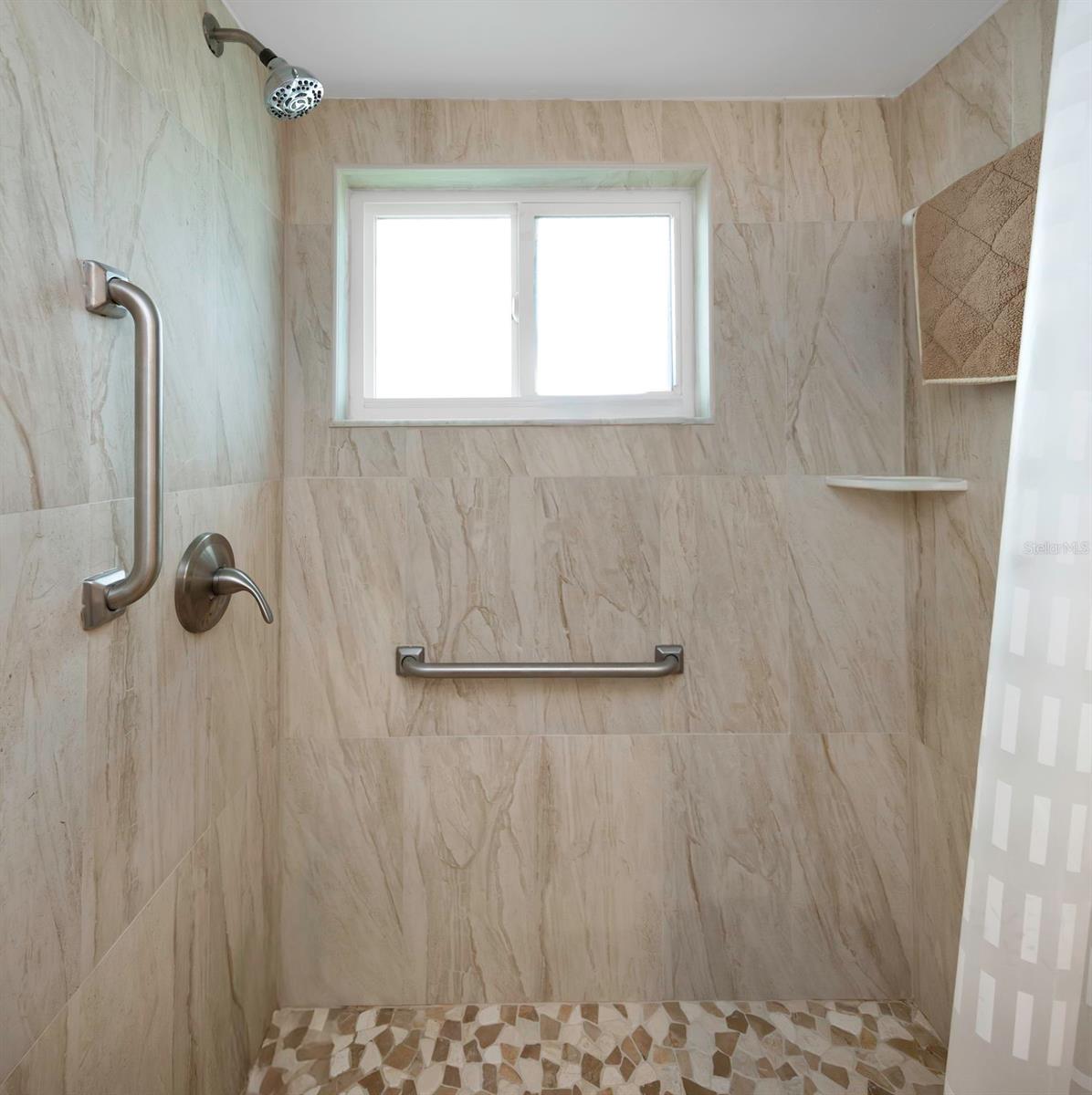 5355 FERNDALE PL N — photo 35