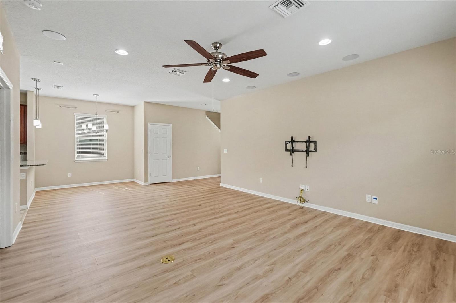 5117 LEVANA ST — photo 7