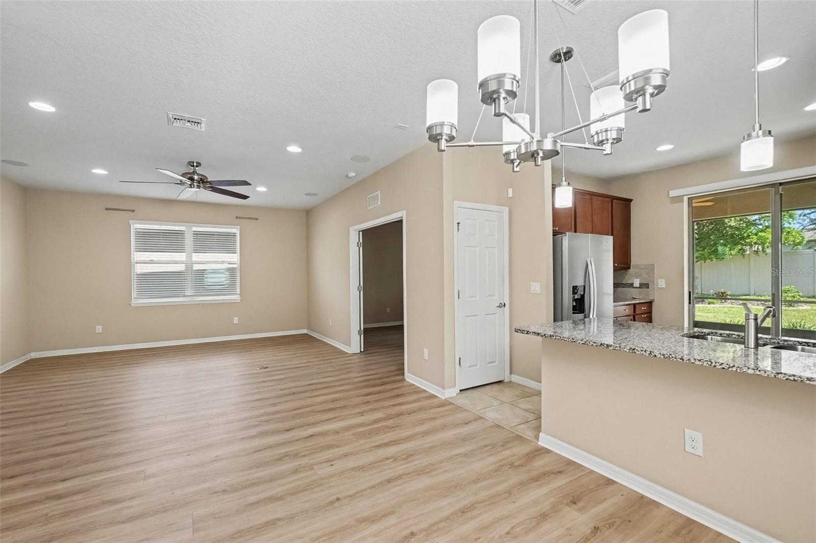 5117 LEVANA ST — photo 4