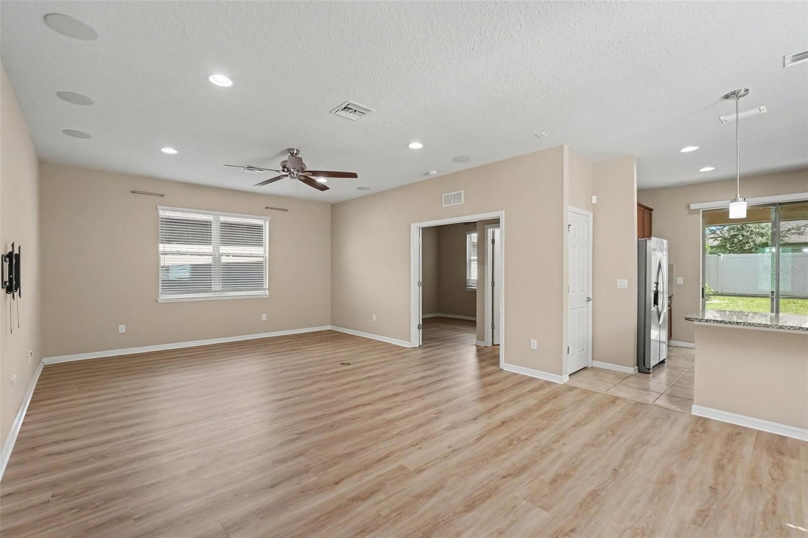 5117 LEVANA ST — photo 5