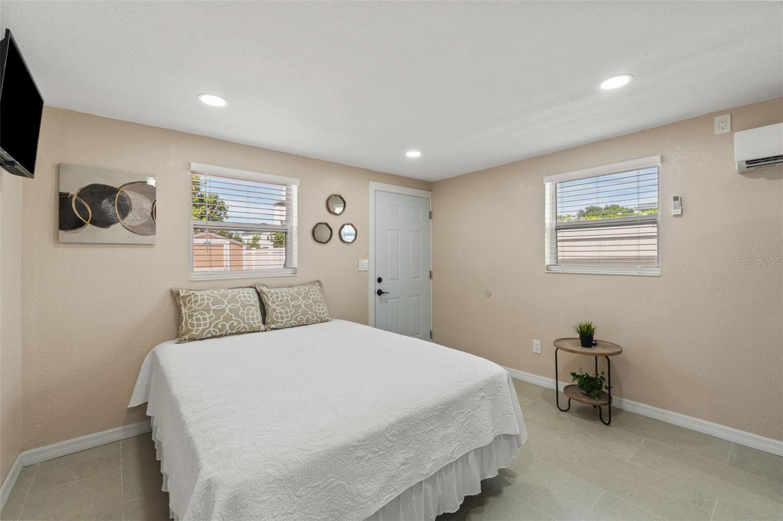 1721 S JEFFERSON AVE — photo 26