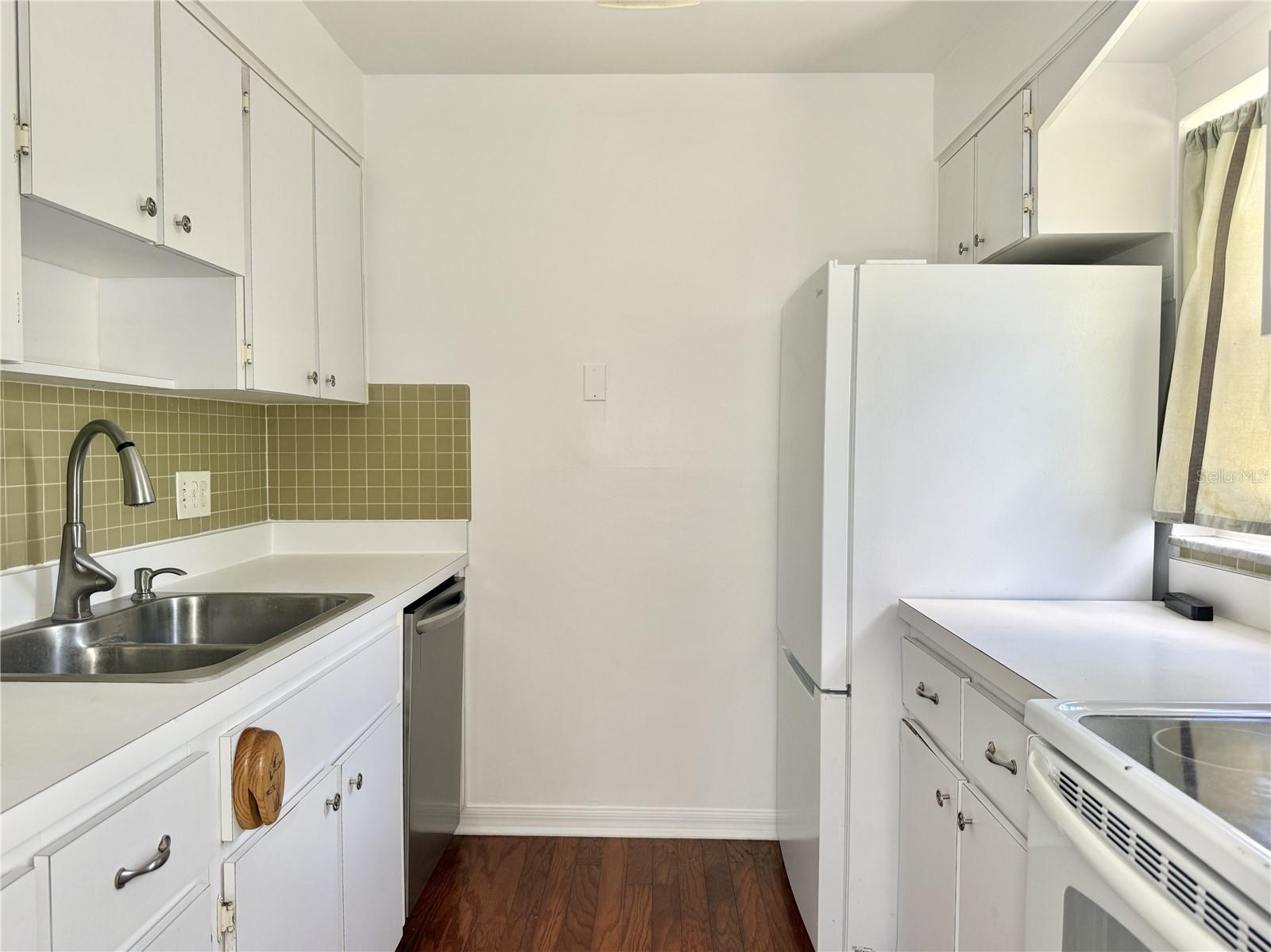 350 79TH AVE N #102 — photo 8