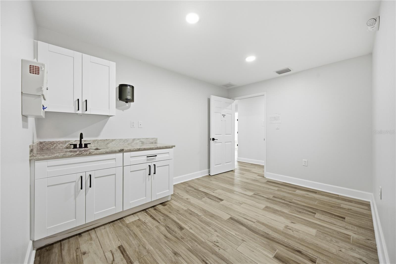 4911 STATE ROAD 54 — photo 35