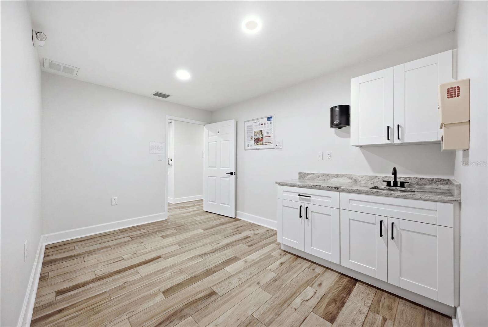 4911 STATE ROAD 54 — photo 18