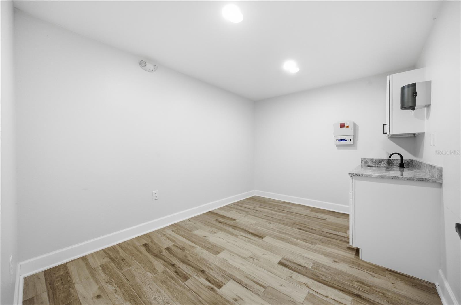 4911 STATE ROAD 54 — photo 39