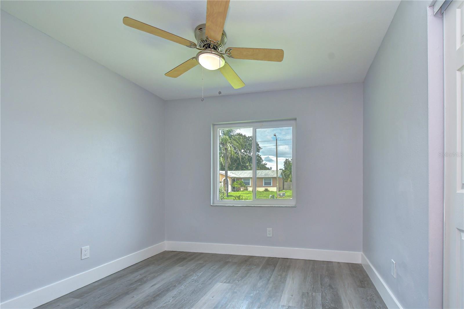 613 5TH AVE SE — photo 41