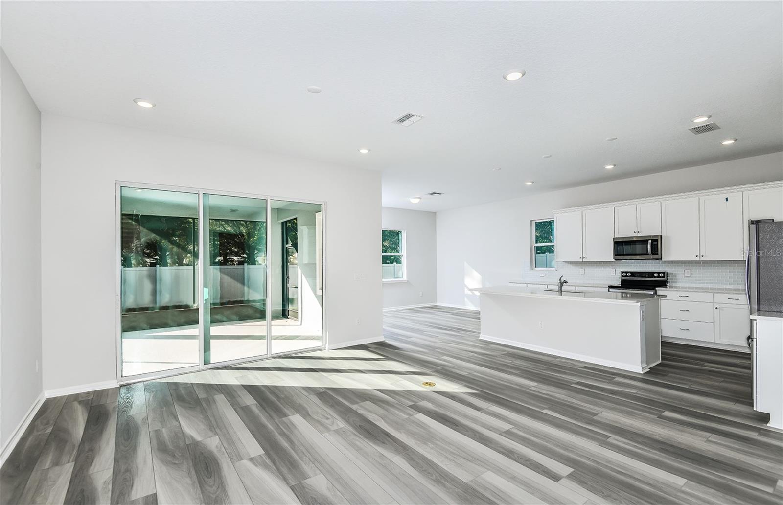 9614 CRESCENT MOON DR — photo 3